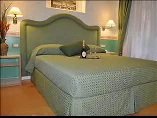Residenza Ponte Sant'angelo Guest house 2*