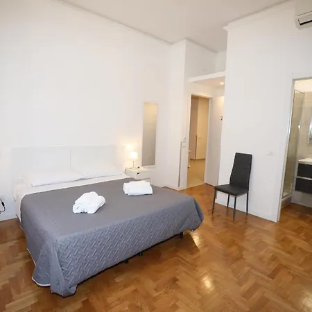 Unique Luxury And Bed and breakfast Roma