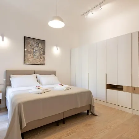 Buzzstays - Stylish Vatican Downtown Apartment