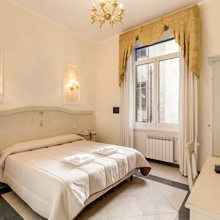 Cambridge Hotel 3*