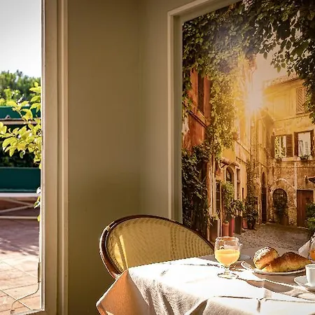 Hotel Aurelia San Pietro 4*