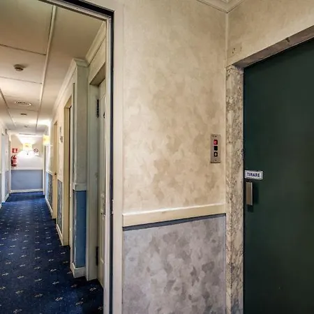 Hotel Laura 3*