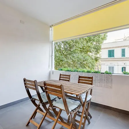 Apartment Giulio Cesare *