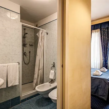 Hotel Laura 3*