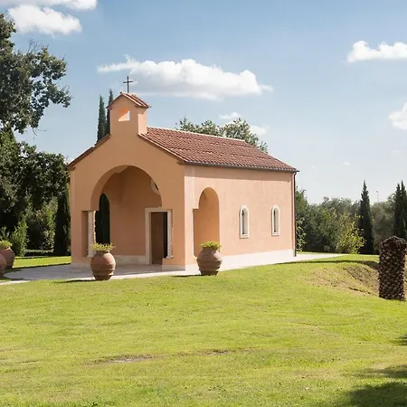 Amazing Baccanello Villa