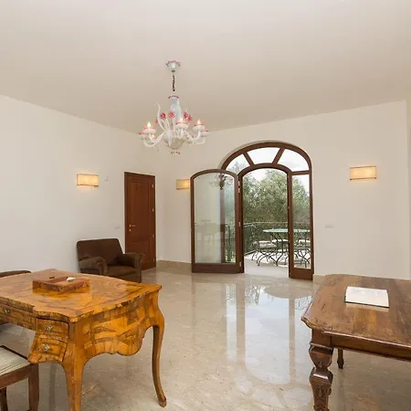 Amazing Baccanello Villa