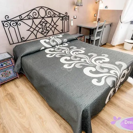 Dream Station 2 Guest house *