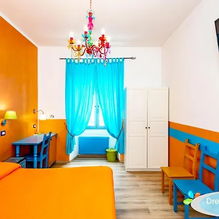 Dream Station 2 Guest house *