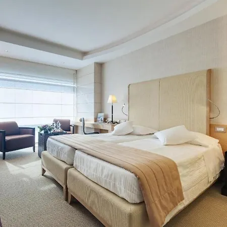מלון Precise House Mantegna 4*