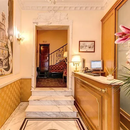 La Lumiere Di Piazza Di Spagna 3*