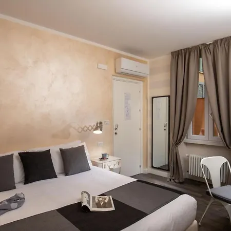 Гостевой дом Spagna Secret 2*