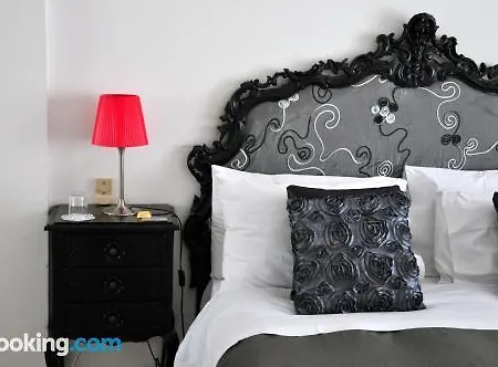 Gallery Guest house 2*