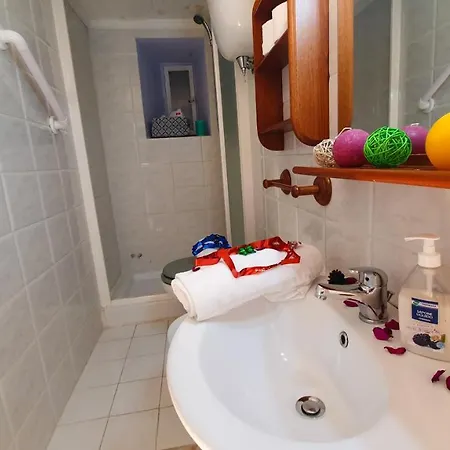 La Casa Simpatia - Con Parcheggio A Richiesta Convenzionato ! * Roma