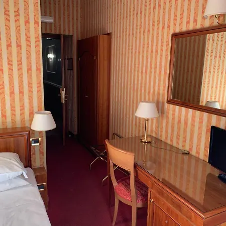 Hi15 Hotel