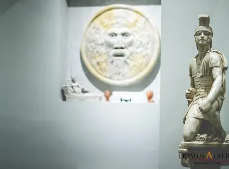 도무스 알베르티 베드 앤 브렉퍼스트 2*